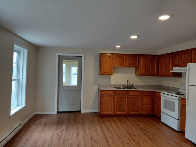 Photo - 16 W Main St Unit 1