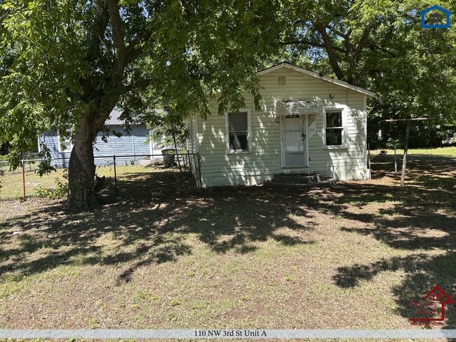 Photo - 110 NW 3rd St