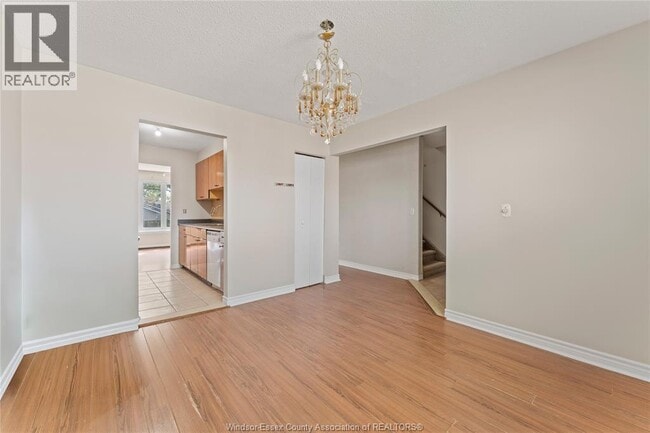 Photo - 5513 Coronation Ave