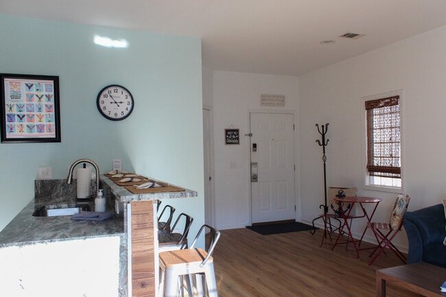 205 Royal Poste Rd Unit SI ID1322126P