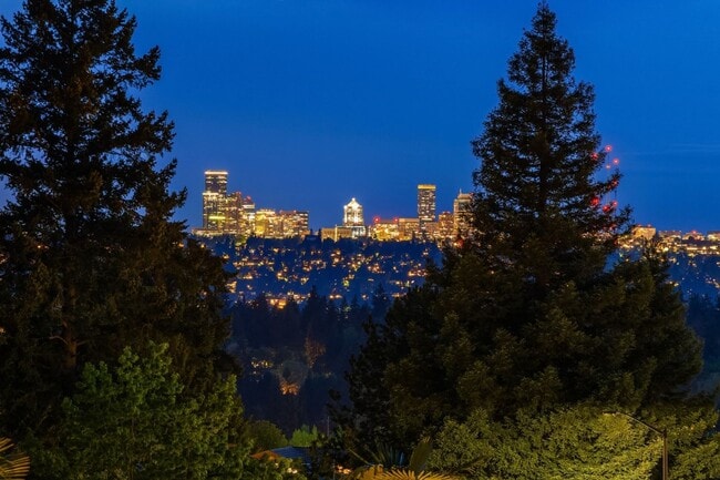 Photo - 3Bd/3.5Ba Clyde Hill Home