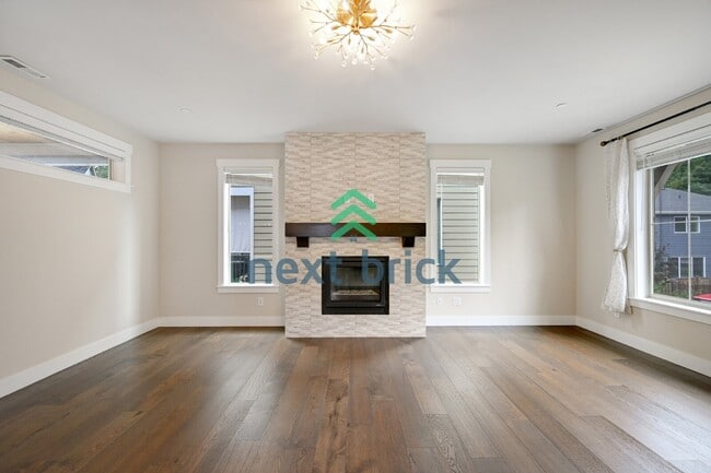 Photo - Spacious 4-Bed Retreat with 3.5 Baths in Bothell – Your Dream Home Awaits!