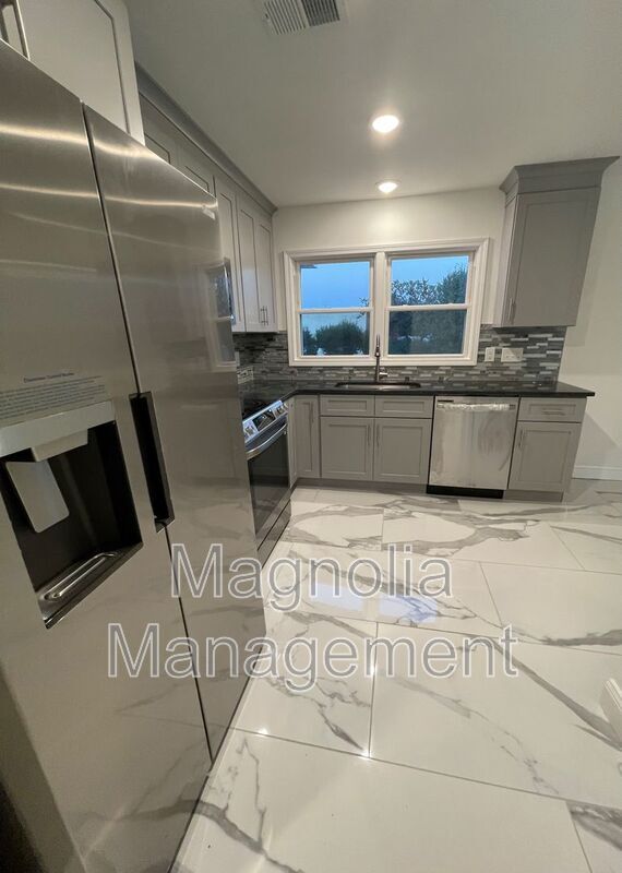 Photo - 704 Cardinal Dr
