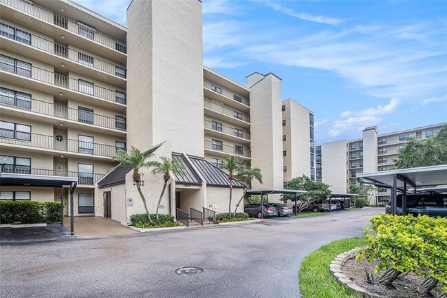 Building Photo - 2800 Cove Cay Dr Unit 4F Rental