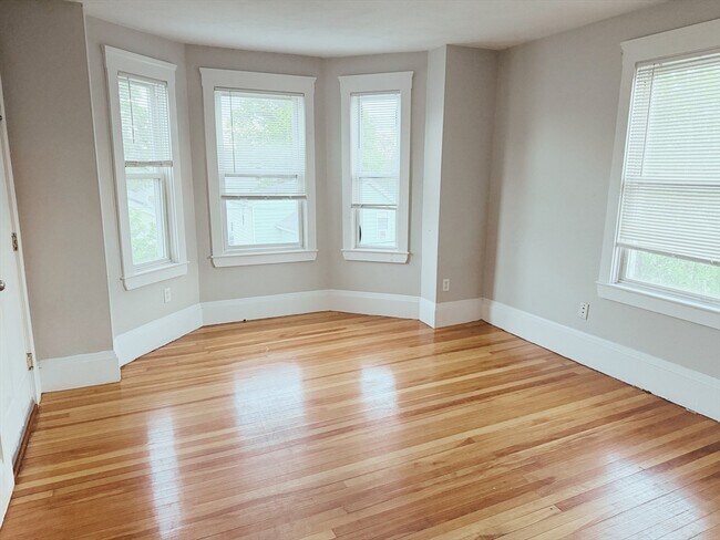 Photo - 46 Grove St Unit 3
