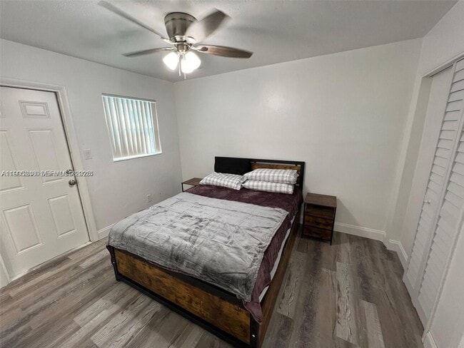 Building Photo - 2744 NW 13th St Unit B