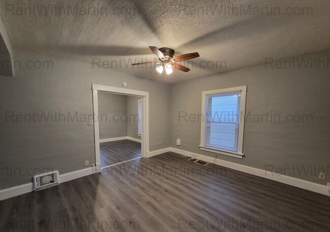 Photo - 1404 W 2nd St