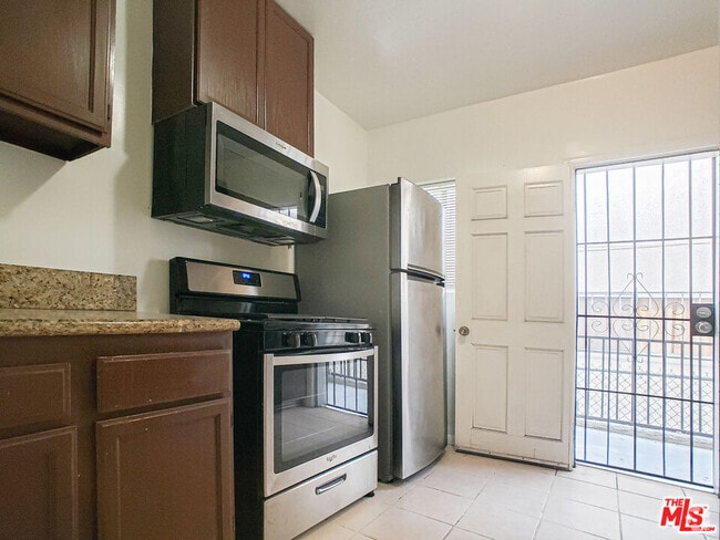 Building Photo - 3290 San Marino St Unit 3290 Rental