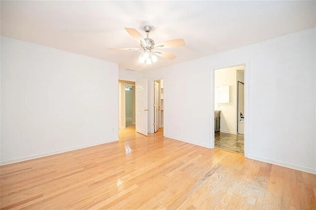 Photo - Room in Townhome on Cooper Lake Dr SE