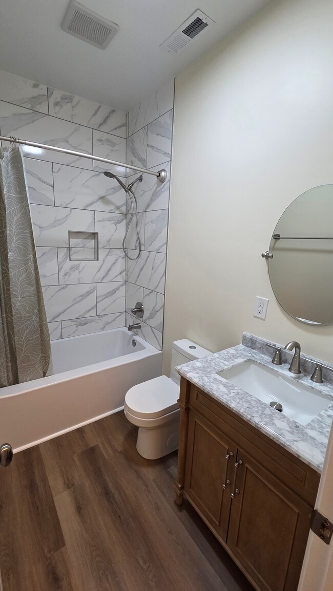 Baño - 2503 North Ave