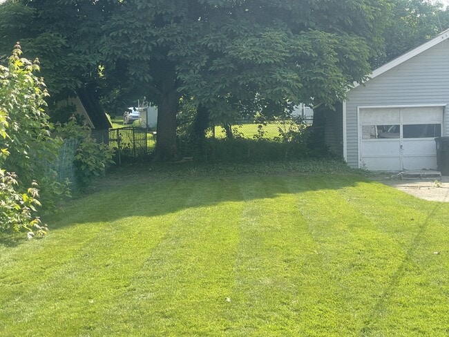 Photo - 1353 Grant St