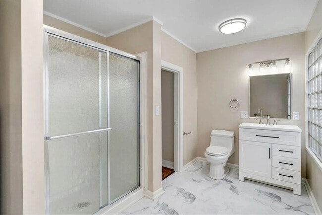 Photo - 103 E Meadow Ave