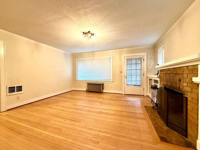 Photo - Cozy Buckman Charmer~ Quick Access to Big City Amenities~ Onsite Laundry~ Fur Babies Welcome! Unit 10