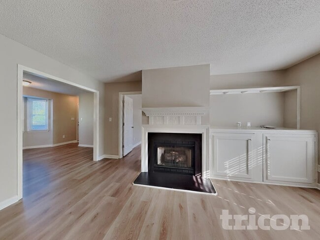 Photo - 1004 Spruce Dr
