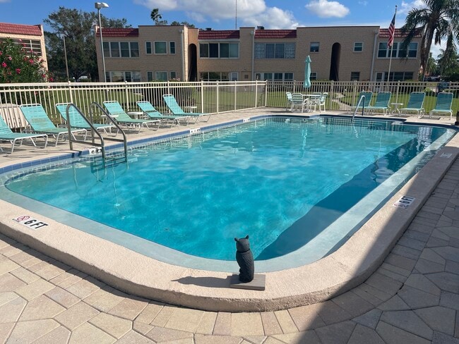 Heated pool! - 218 Dogwood Cir Unit The Gardens