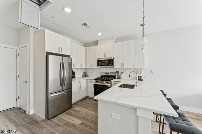 Photo - 140 W Webster Ave Unidad 115