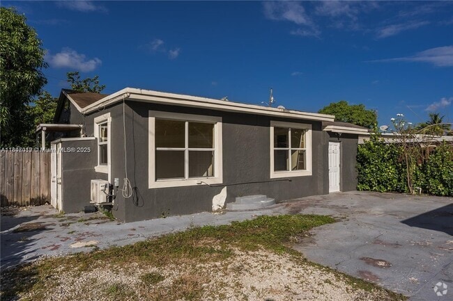 Building Photo - 2996 NW 93rd St Unit 2 Rental