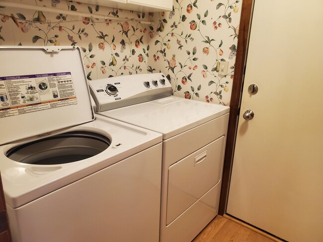 Photo - Beautiful home over the Hammersley Inlet