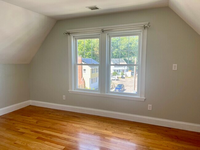 Photo - 25 Seymour St Unit 3