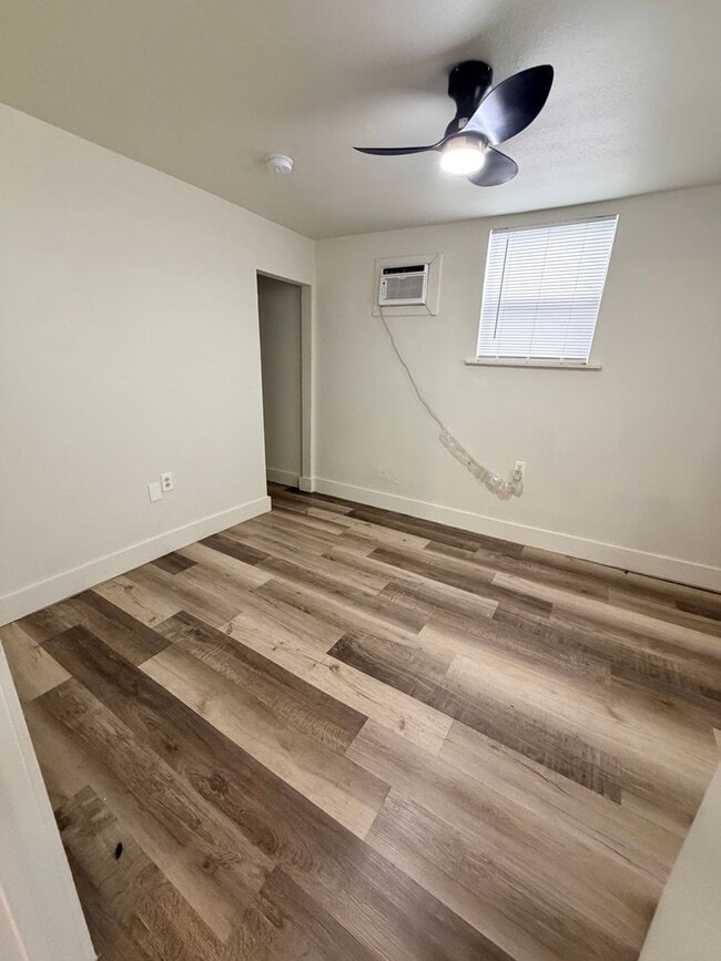 Building Photo - Essex1121 Unit 1121 Essex #3