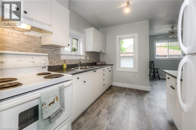 Photo - 28 Stirling Ave N