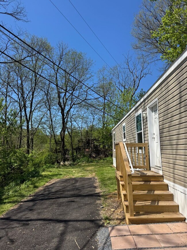 Photo - 465 Royal Manor Rd Unit #2