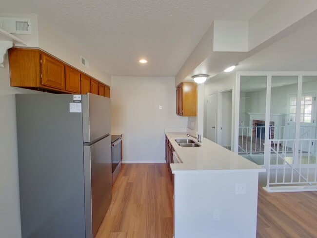 Photo - 1717 S Cypress Unit 112