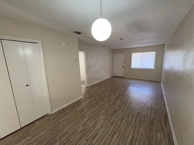 Photo - 1209 Wales Dr Unit 1209 Wales Dr D
