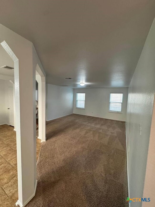 Photo - 102 W Orion Dr