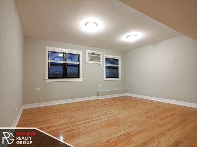 907 W George St Unit 2
