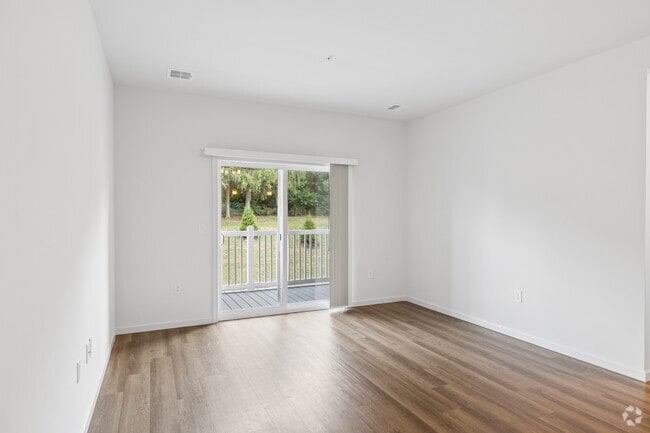 Chestnut 2BR, 1BA - 991SF - Living Room
