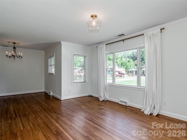 Photo - 512 Hollis Rd