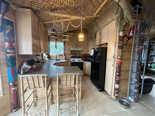 147 Lakeview Dr