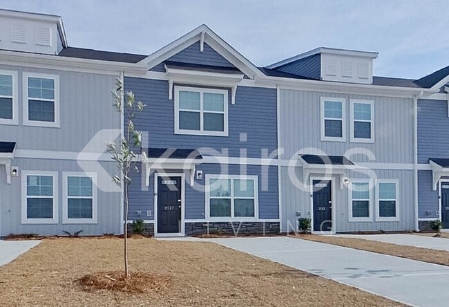 Building Photo - 2137 Banyon Cir