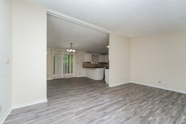 Photo - 4275 Bradley Dr SW