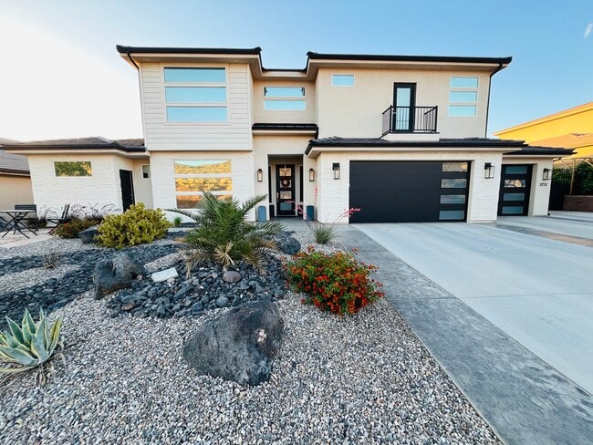 Building Photo - 2721 Hazel Dr