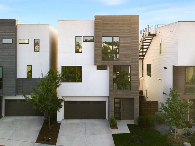 Building Photo - 7919 Yellow Thistle Trail Rental