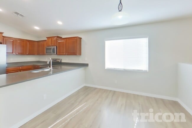3781 E Superior Rd