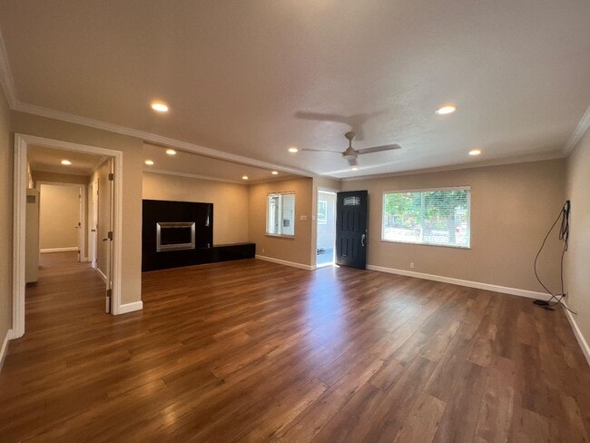 Photo - 3095 Calzar Dr House