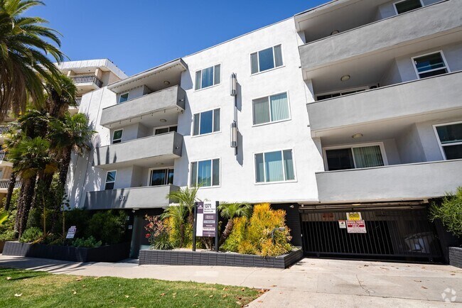 Building Photo - 1371 S. Beverly Glen Blvd. Rental