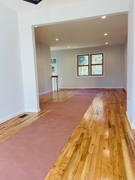 Photo - 16 Oldwood Rd S