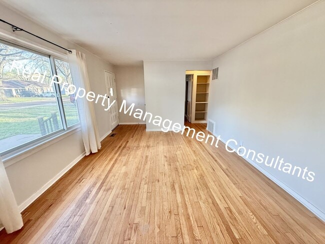 Photo - 3-Bedroom Home Near Downtown Overland Park!