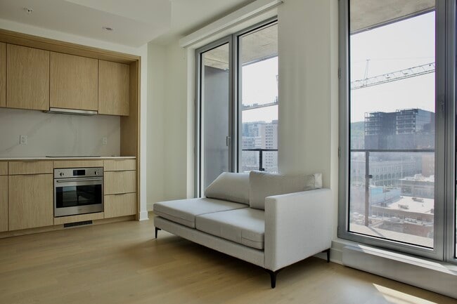 Photo - 1200 Rue Drummond Unit Furnished Studio for Rent