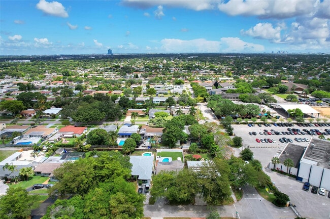 Photo - 5311 Pierce St