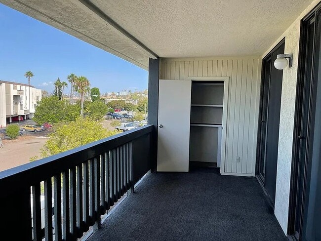 3098 Rue D’Orleans Unit 325
