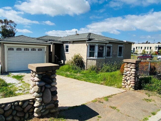 Building Photo - 2 Bedroom Home in San Diego