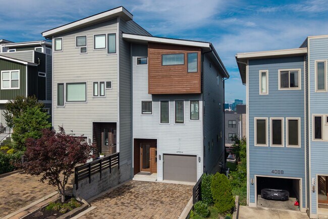 410A 33rd Ave N-