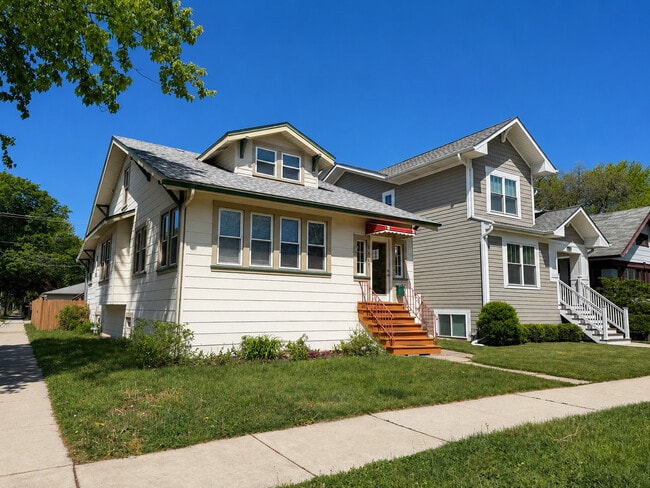 Photo - 1147 S Grove Ave