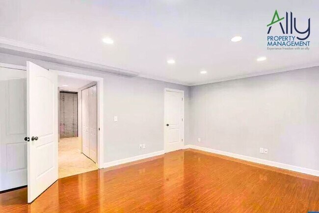 Photo - 115 Melbourne Park Circle