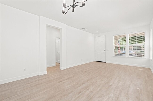 Photo - 3169 Parkham Dr